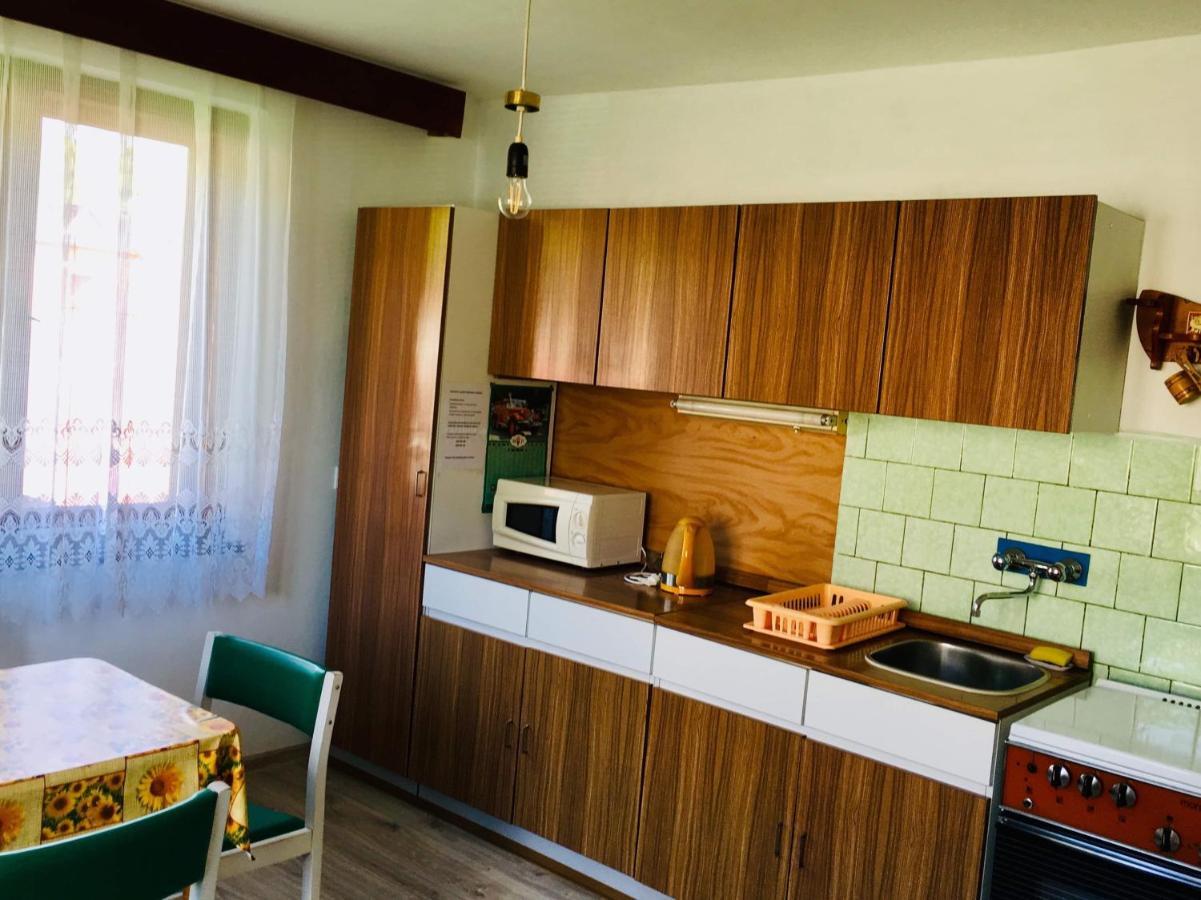 Rodinny Retro Domcek دولني كوبين المظهر الخارجي الصورة